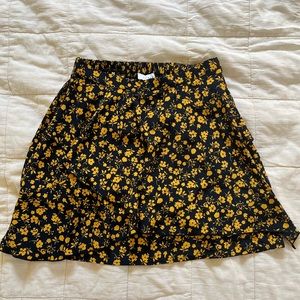 Women’s Zara floral mini skirt. Size 2. NWT